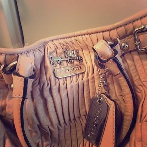 Beautiful Coach Shoulder Bag in Nude w/ Wallet
